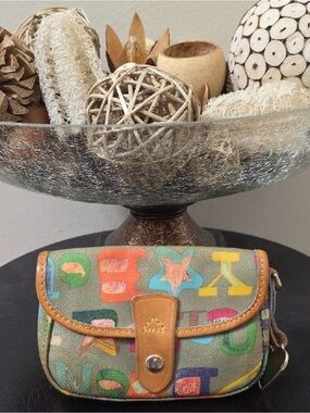 EUC: Dooney & Bourke Multicolor Canvas Pouch (00207534)